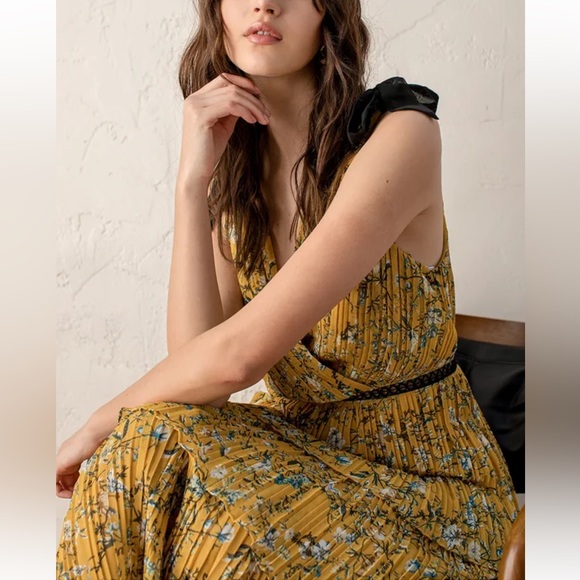 Such Sophistication Yellow Floral Print Pleated Maxi Dress - Picture 2 of 6